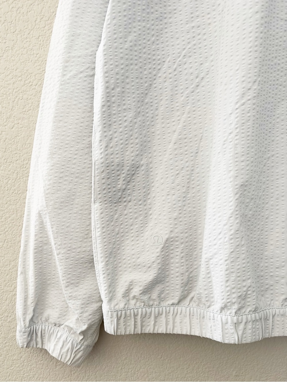 Lululemon Pack Light Pullover Windbreaker Jacket 8 Textured Athleisure Active - Picture 11 of 14